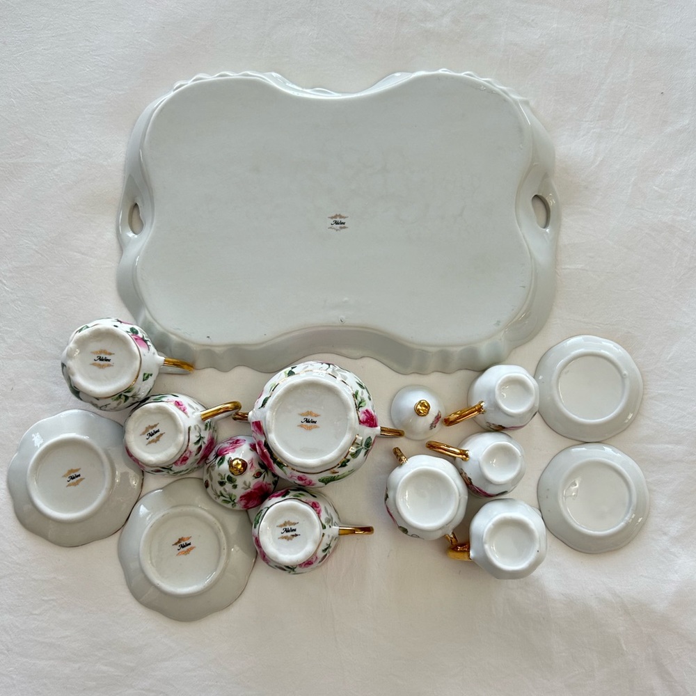 VINTAGE Adeline Miniature Tea Set - Picture 6 of 9